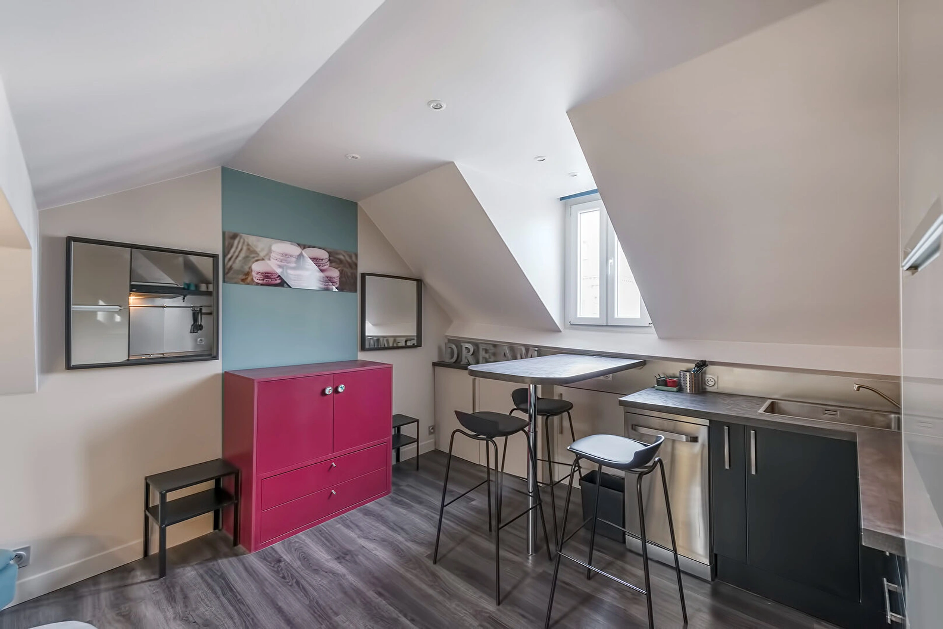 PARIS 1 - RUE DE RIVOLI 2