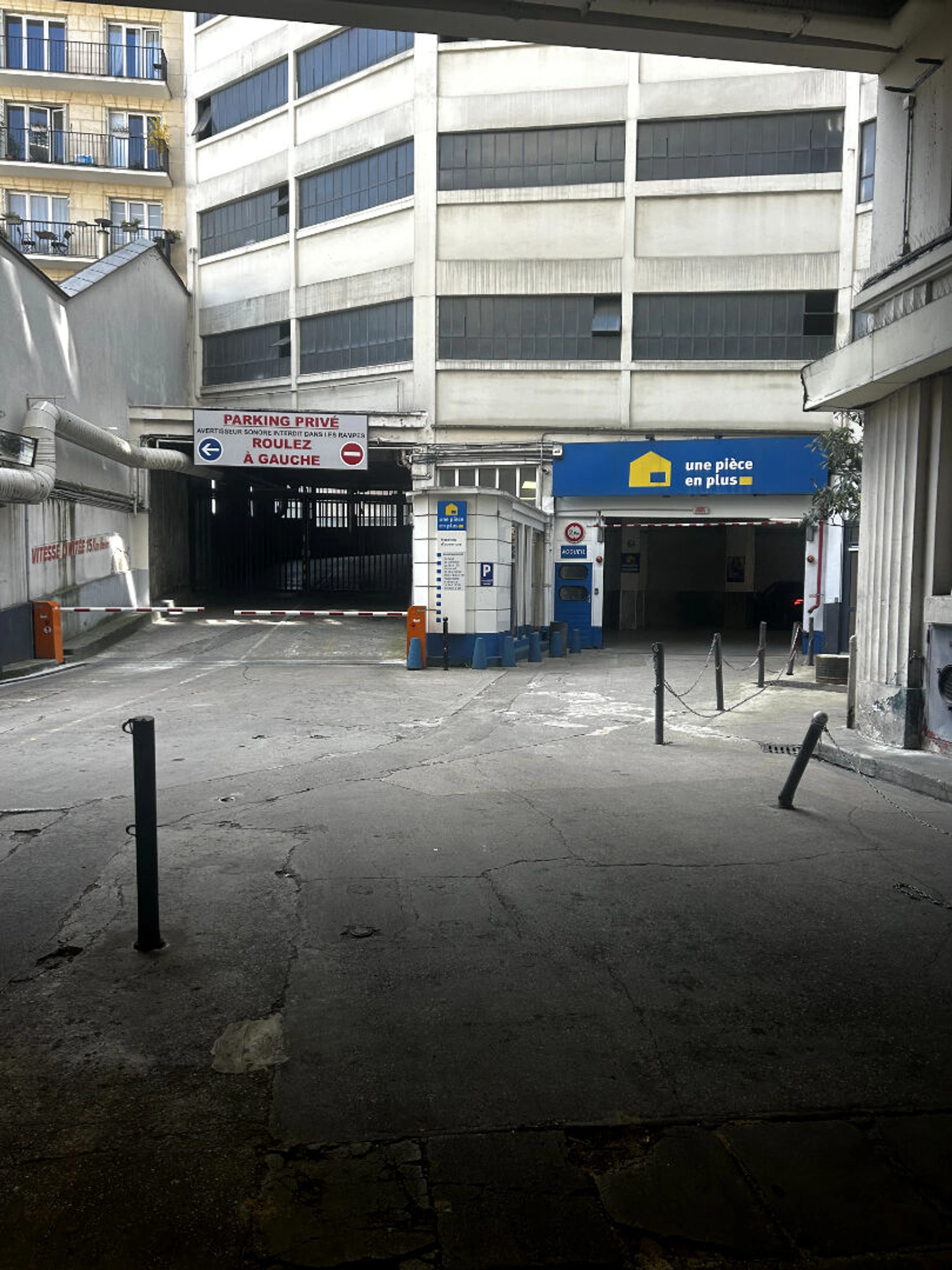 Location Parking - rue Cardinet, Paris 17 1
