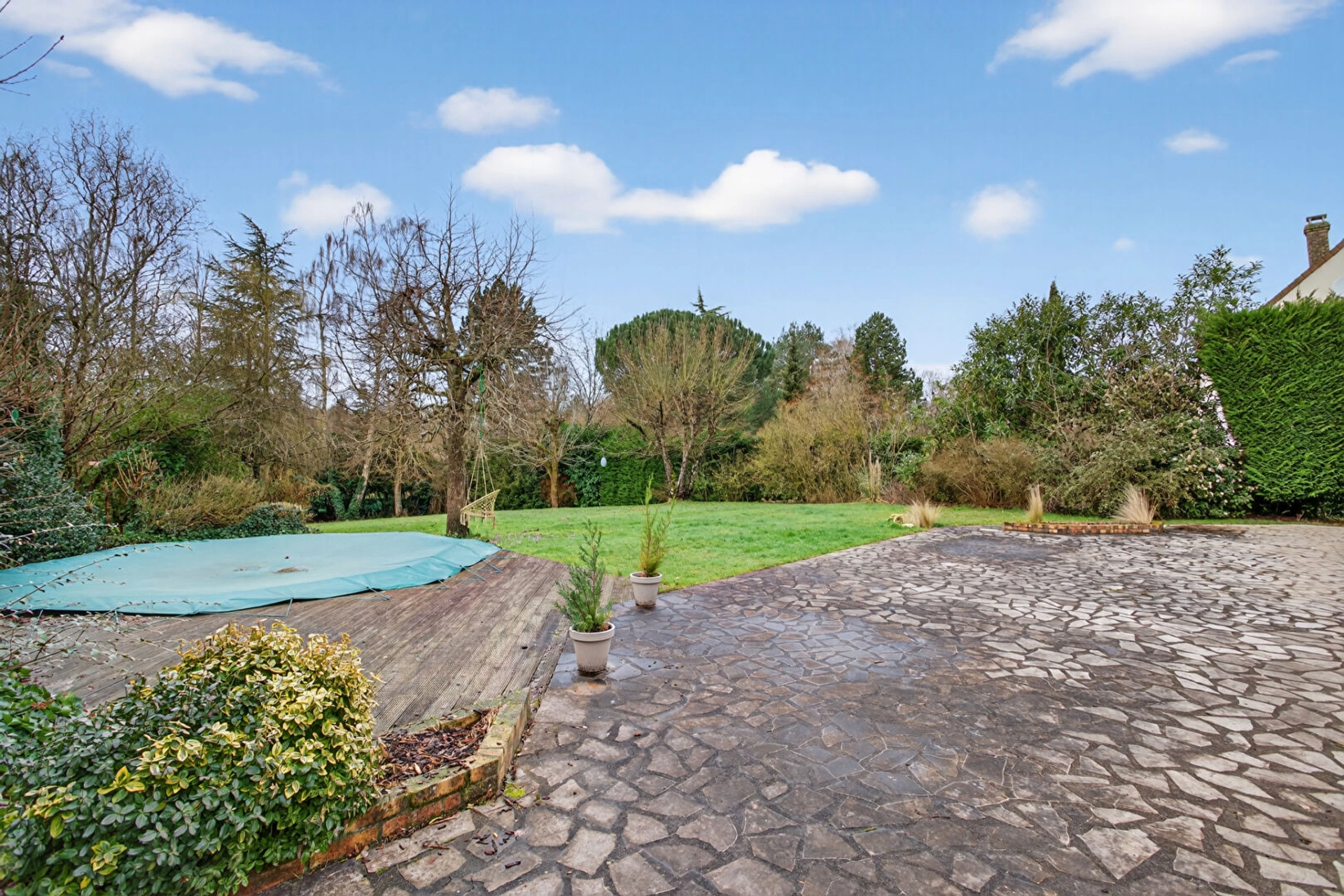 Maison récente de 254 m2 sur grand terrain de 1800 m2 3