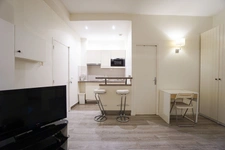 PARIS 17 - Rue de SAUSSURE 8