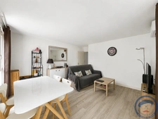 Dernier étage avec terrasse sur parc   T2 de 49 m2 avec park