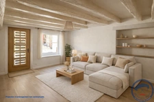 Maison de bourg 105 m2   Poutres apparentes, cour privative,
