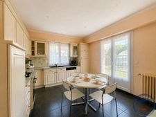 Fondettes   Maison familiale avec vie de plain-pied, piscine