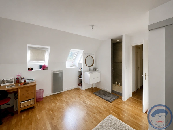 Saint-Avertin   Belle maison familiale de 235 m2 en impasse