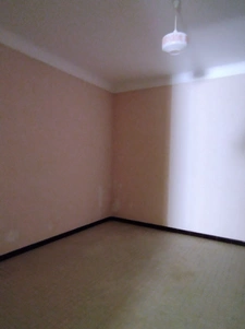 Bâtiment de stockage avec logement