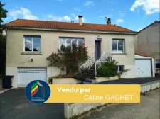 Maison 3 chambres sur sous sol en centre bourg de Sainte Florence