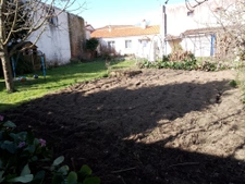 Maison de plain pien dans le centre ville du BOUPERE 170 000