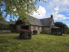 SUPERBE LONGERE EN PIERRE-Charme et sérénité dans un hameau 