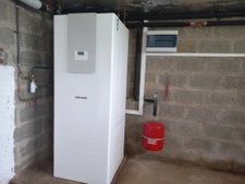 MAISON NEO-BRETONNE 5 CHAMBRES  GRAND TERRAIN AVEC VERGER A 