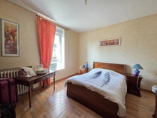 ENSEMBLE IMMOBILIER 3 LOGEMENTS-PARKING- CENTRE BOURG NEULLI