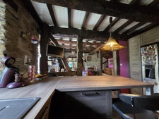 SUPERBE LONGERE EN PIERRE-Charme et sérénité dans un hameau 