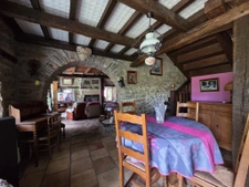 SUPERBE LONGERE EN PIERRE-Charme et sérénité dans un hameau 