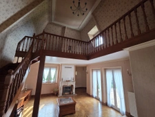 A VENDRE ELEGANTE DEMEURE FAMILIALE AVEC APPARTEMENT INDEPEN