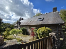 SUPERBE LONGERE EN PIERRE-Charme et sérénité dans un hameau 