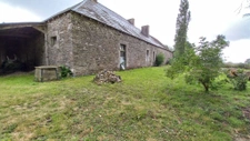 A VENDRE JOLI CORPS DE FERME A GUERLEDAN EN CAMPAGNE  AU CEN