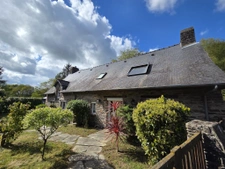 SUPERBE LONGERE EN PIERRE-Charme et sérénité dans un hameau 