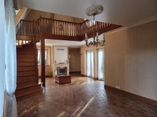 A VENDRE ELEGANTE DEMEURE FAMILIALE AVEC APPARTEMENT INDEPEN