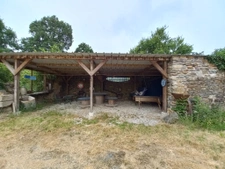 MAISON EN PIERRE A VENDRE 3 CHAMBRES DANS UN HAMEAU EN BRETA