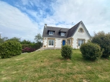 MAISON NEO-BRETONNE 5 CHAMBRES  GRAND TERRAIN AVEC VERGER A 