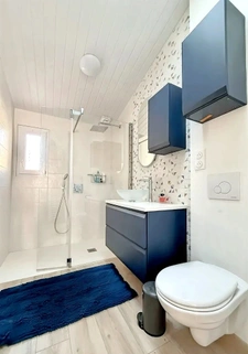 Maison rénovée avec goût   4 chambres   Cour sans vis-à-vis 