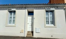 EXCLUSIVITÉ   Maison de ville rénovée avec jardin et accès i