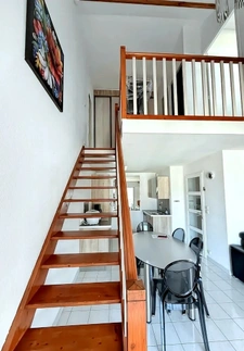 Duplex lumineux avec balcon et ascenseur à proximité immédia