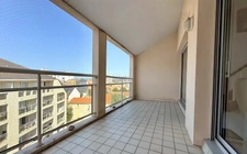 Duplex lumineux avec balcon et ascenseur à proximité immédia