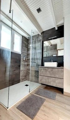 Maison rénovée avec goût   4 chambres   Cour sans vis-à-vis 