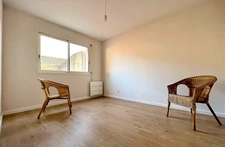 À vendre   Appartement T2 lumineux, rénové, à deux pas du ce