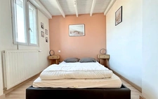 Maison rénovée avec goût   4 chambres   Cour sans vis-à-vis 