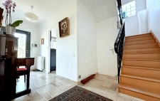 Maison familiale rénovée avec volumes rares   Quartier Saint