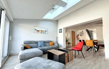 Maison rénovée avec goût   4 chambres   Cour sans vis-à-vis 