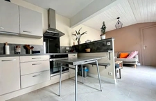 Charmante maison de ville de plain-pied à deux pas de la pla