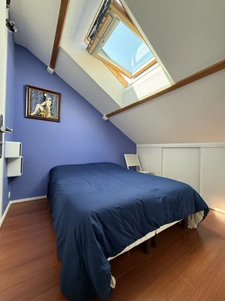 Duplex lumineux avec balcon et ascenseur à proximité immédia