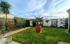 Maison familiale à proximité immédiate du bourg 