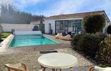 Villa de plain-pied 180 m2 avec piscine et pool house