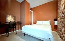 Duplex lumineux avec balcon et ascenseur à proximité immédia