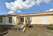 Maison de plain-pied avec grand terrain rare   Quartier Gare