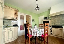 Maison familiale à proximité immédiate du bourg 