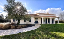 Villa de plain-pied 180 m2 avec piscine et pool house