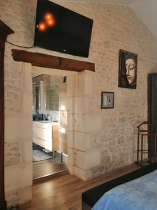 MAISON CHARENTAISE AVEC STUDIO PISCINE DEPENDANCES  247 M2