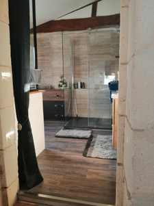 MAISON CHARENTAISE AVEC STUDIO PISCINE DEPENDANCES  247 M2