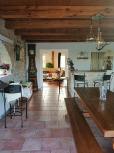 MAISON CHARENTAISE AVEC STUDIO PISCINE DEPENDANCES  247 M2