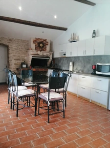 MAISON CHARENTAISE AVEC STUDIO PISCINE DEPENDANCES  247 M2