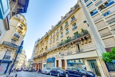 PARIS  - 9 - MARTYRS 15