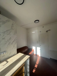 Appartement Paris 1 pièce(s) 9.79 m2 1