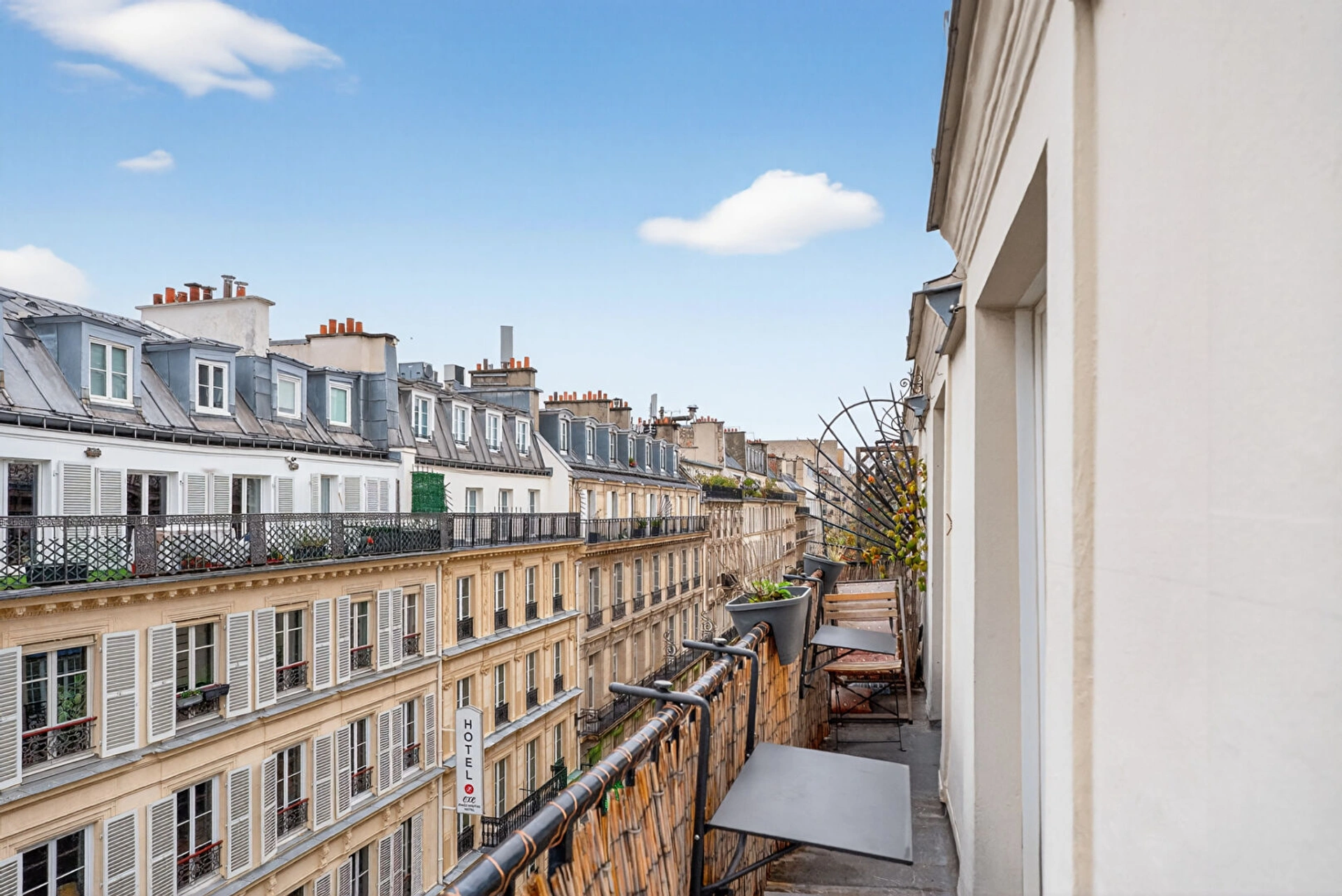 PARIS 8 - RUE D'AMSTERDAM 9