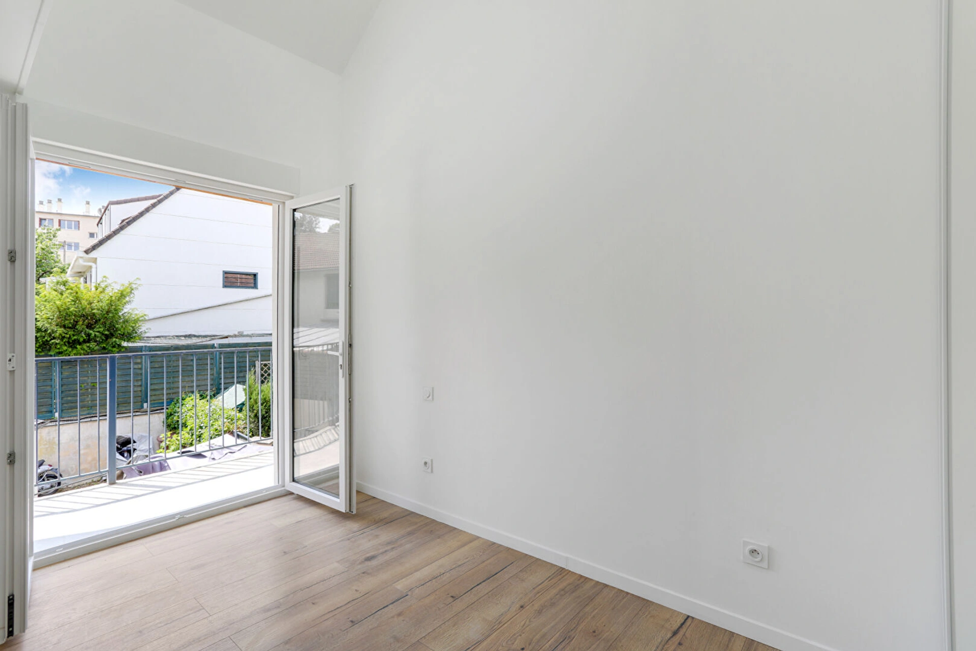 BOUGIVAL - CENTRE-VILLE / JONCHÈRE 5