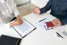 Comment gérer deux offres d'achat au même prix le même jour ?