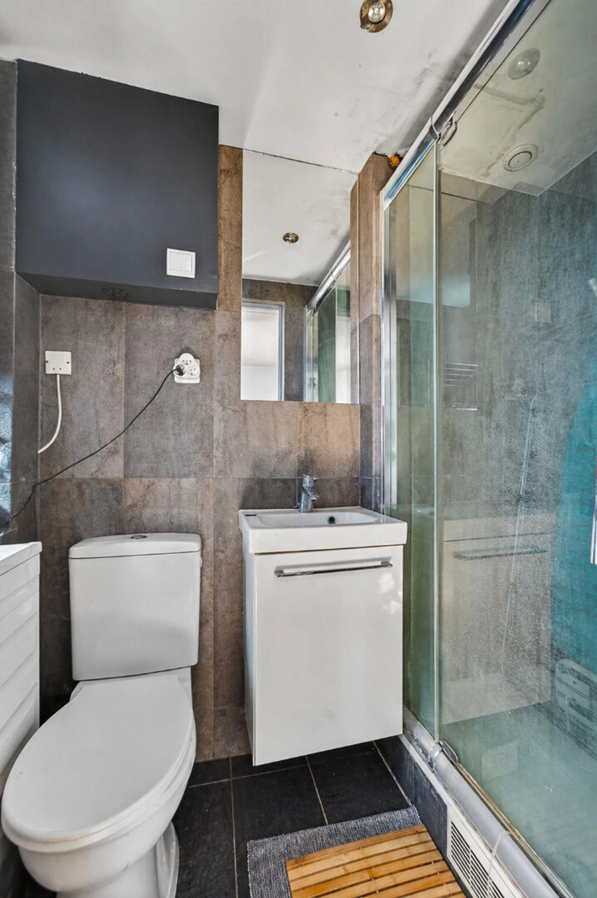 PARIS 10, CANAL SAINT MARTIN, STUDIO 17M2 5